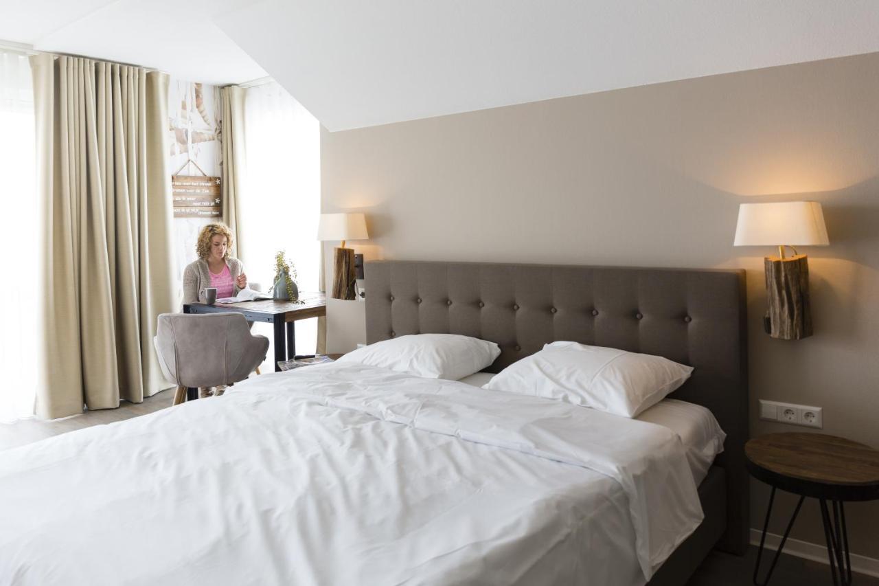 Hotel De Zeeuwse Kust Renesse Room photo