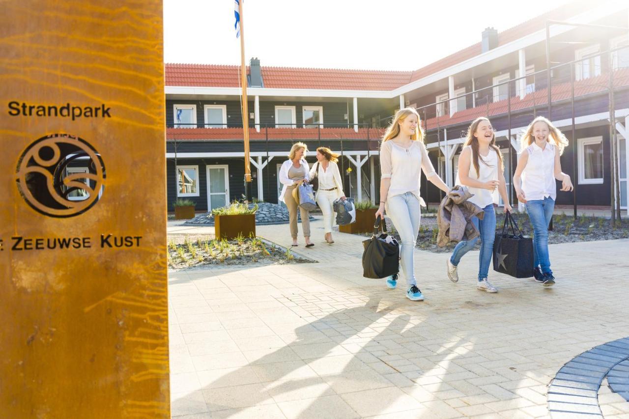 Hotel De Zeeuwse Kust Renesse Exterior photo